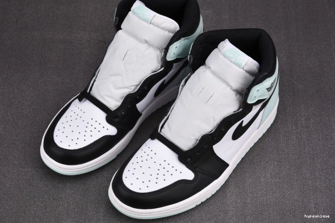 HYPE Retro Jordan High 1 Igloo 861428-100 0807